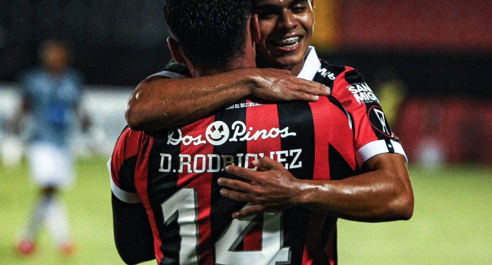 LDA Alajuelense goleó 3-0 a Cartaginés y avanzó a la semifinal de la Copa Centroamericana