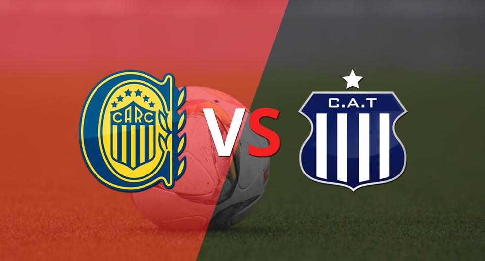 The first half ends with a 1-0 victory for Rosario Central against Talleres.