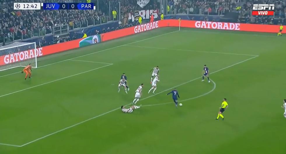 Dejó a dos en el camino: el golazo de Mbappé en el 1-0 de PSG vs. Juventus 