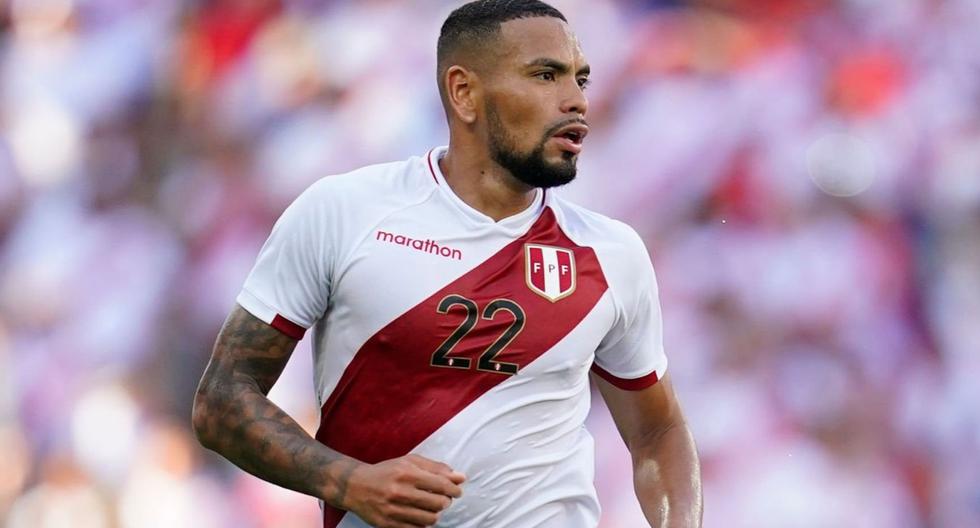 Alarmas en la Selección Peruana: Alexander Callens salió sentido en el triunfo del AEK Atenas