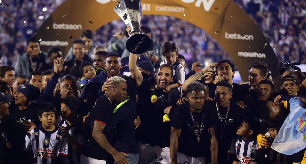 Con el permiso de todos: Alianza Lima festejó a lo grande el título de la Liga 1 2022 [FOTOS]