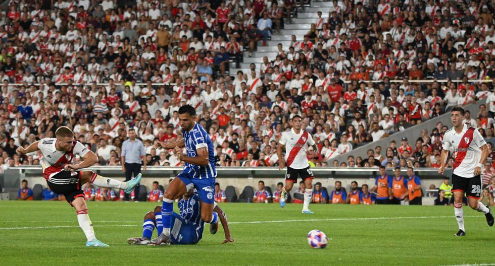 With a double from Beltrán, River defeated Godoy Cruz 3-0 in the Argentine Professional League.