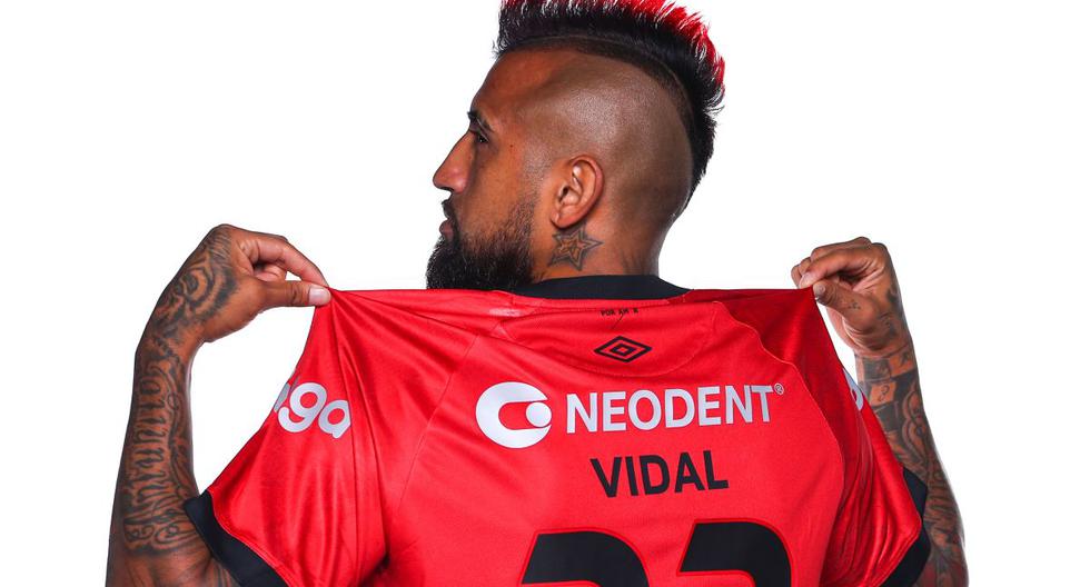 Mientras Flamengo negocia con Ramos, Paranaense oficializa a Vidal: otra ‘bomba’ en Brasil