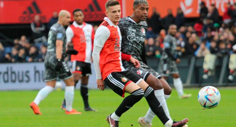 López y Araujo sumaron minutos: Feyenoord goleó 5-0 a FC Emmen en partido amistoso
