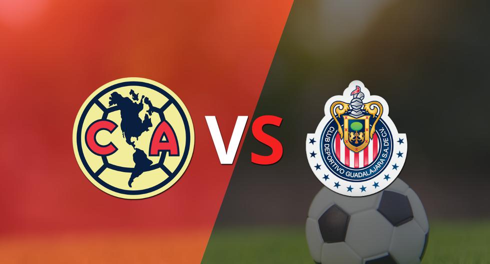 Termina el primer tiempo con una victoria para Club América vs Chivas por 1-0