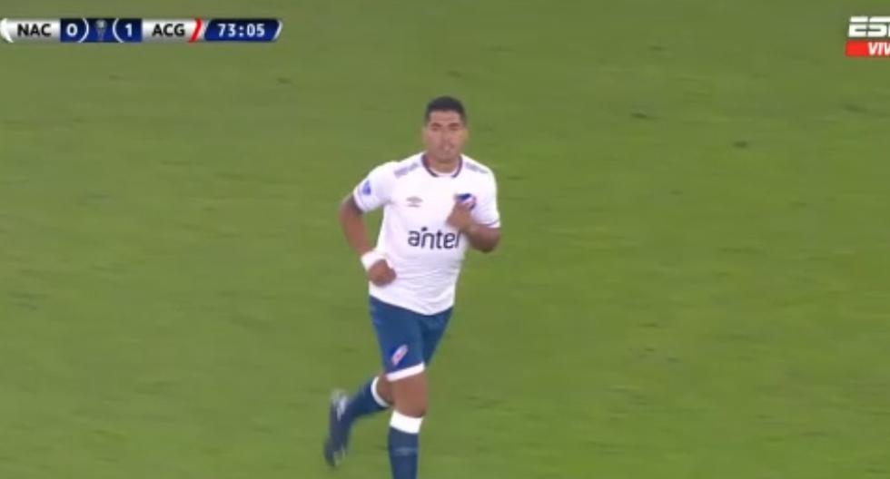 Y un día volvió: Luis Suárez ingresa al campo en el Nacional vs. Goianiense por Sudamericana 