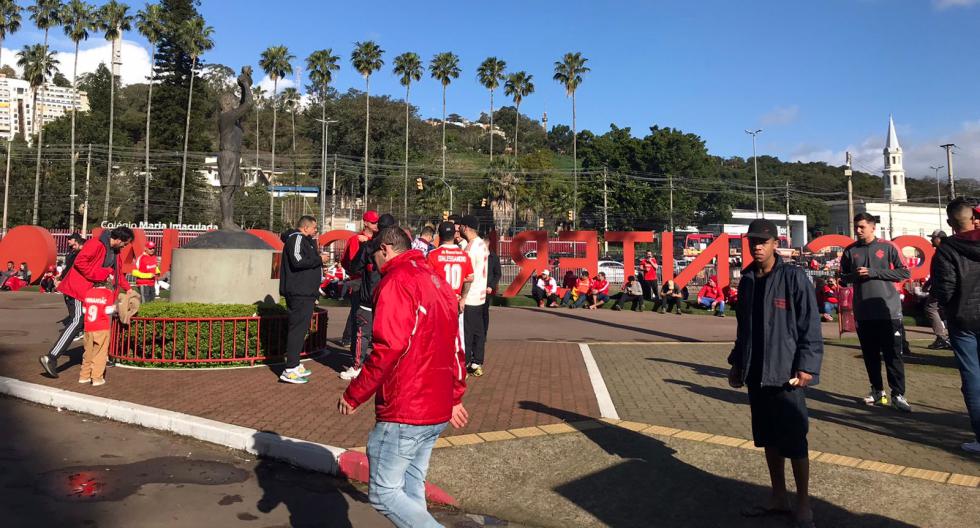 Ya están en el Beira Rio: los hinchas de Inter y la fiesta que preparan para el partido contra Melgar