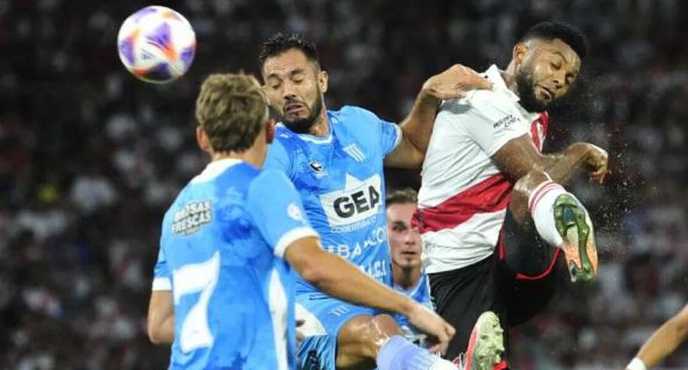 River vs. Racing de Córdoba (3-0): summary, goals, and minute-by-minute of the match for Copa Argentina.