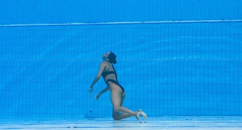 Anita Álvarez salvada: El momento en que rescatan a la nadadora mexicana tras desmayarse en la piscina durante el Mundial de Natación