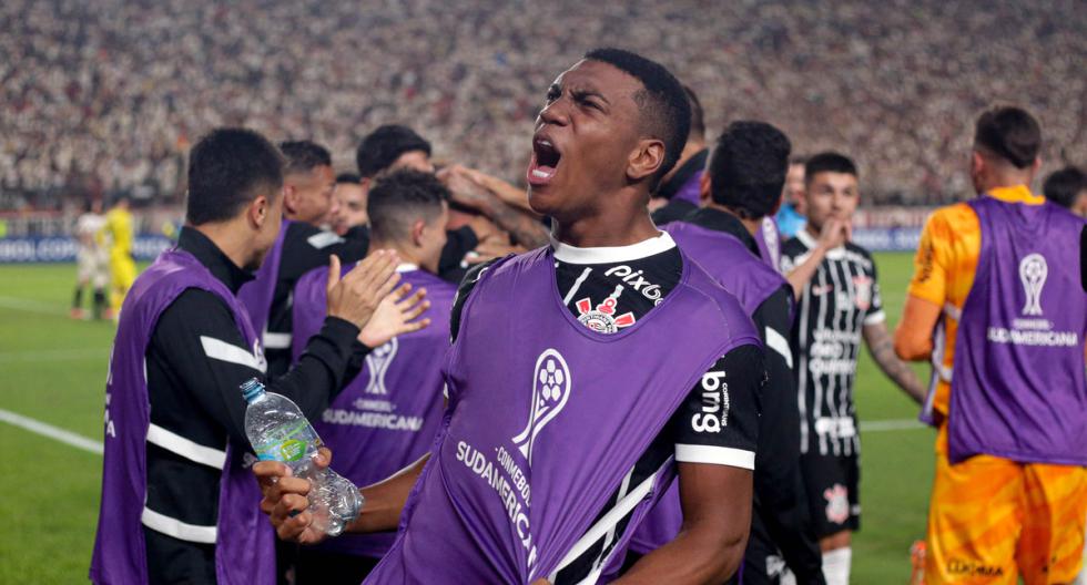 Corinthians: “Si el niño de 5to. grado que vive en ti salió ileso ayer, jugando en Perú, estamos juntos”