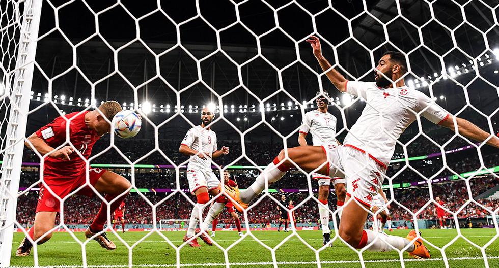 ¡Milagro! El palo le negó el gol a Dinamarca vs.Túnez tras un cabezazo de Christensen 