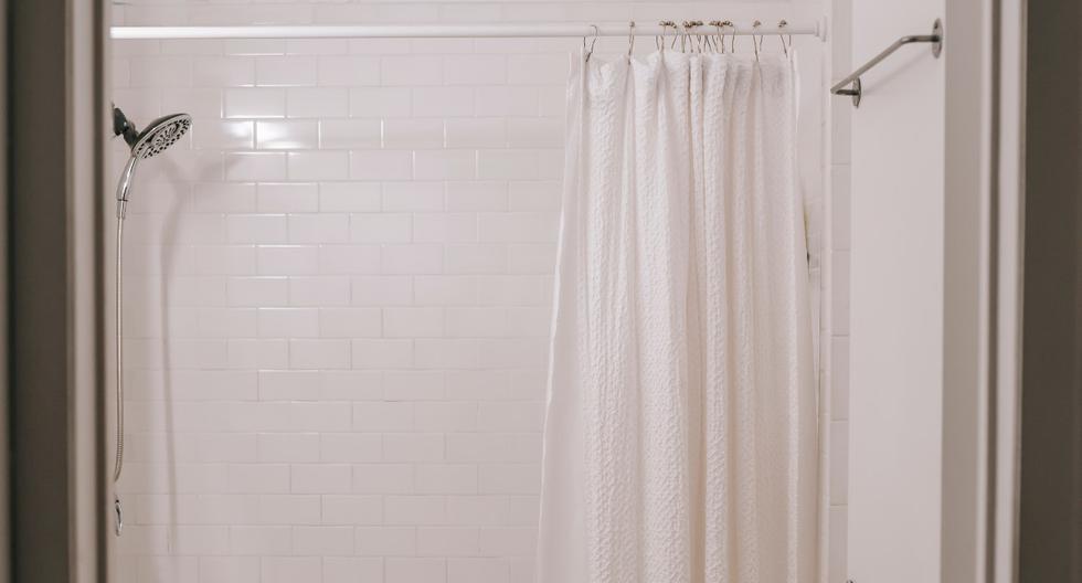 Cómo combatir el moho de la cortina del baño con ingredientes de tu despensa
