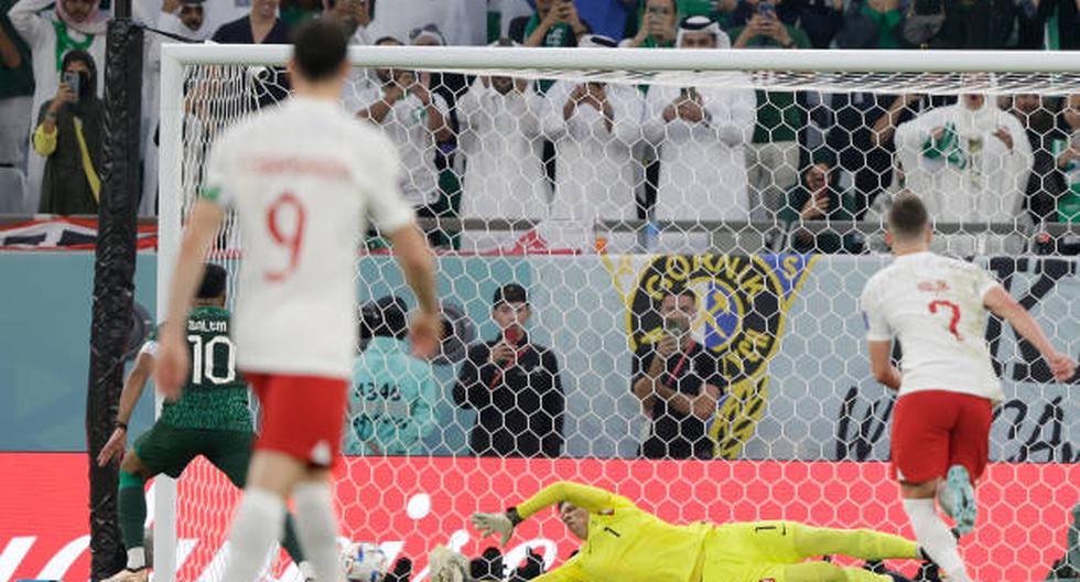 Doble atajada: Szczesny evitó el 1-1 y atajó penal de Arabia Saudita vs. Polonia 