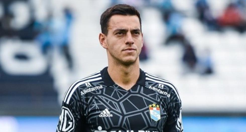 Se aleja del Rímac: Alejandro Duarte dejaría Sporting Cristal en busca de minutos