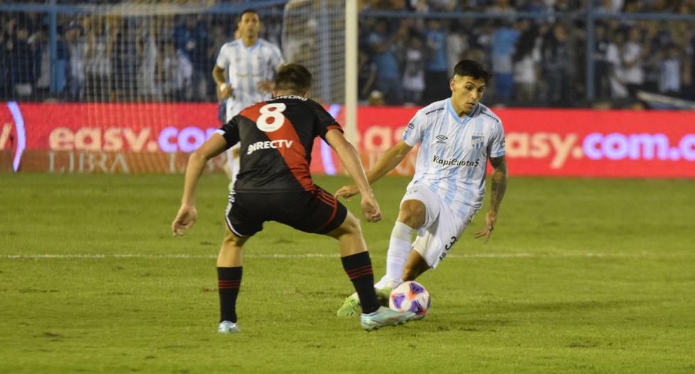 With one man down: River drew 1-1 against Tucumán in the Argentine Professional League.