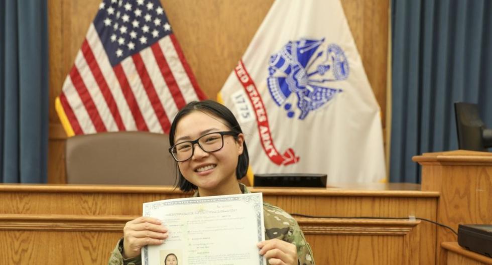 Requisitos y cómo solicitar la naturalización por ser miembro de las Fuerzas Armadas de EE.UU.