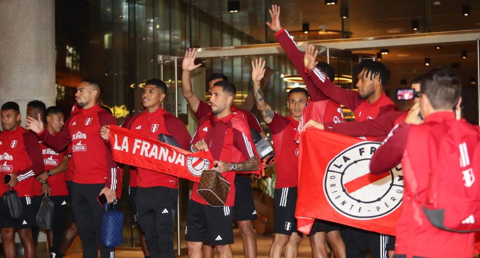 ¡Con el aliento de la ‘12’! El banderazo de la Selección Peruana previo al partido ante Brasil [FOTOS]