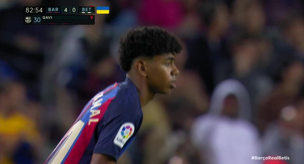 Récord en el Barcelona: Lamine Yamal debutó con solo 15 años y casi marca golazo