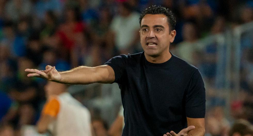 No entraba en los planes de Xavi Hernández: defensor se fue cedido al PSV