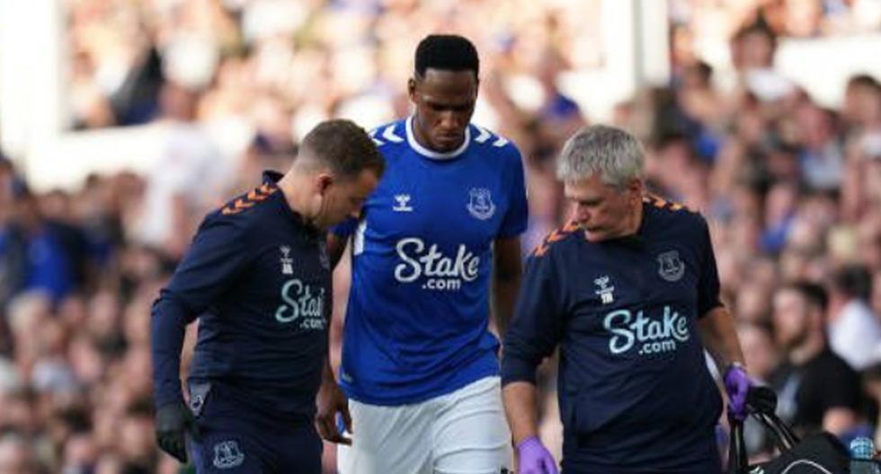 De mal en peor: Everton confirmó que Yerry Mina tiene una lesión en el ligamento del tobillo