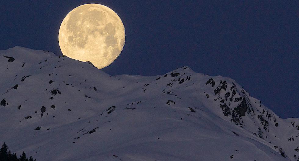 ¿A qué hora ver la Luna Llena de febrero? Cómo mirar la Luna de Nieve