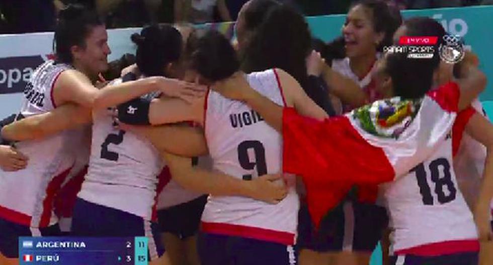 Gold for Peru: Volleyball team crowned champion in South American Games.