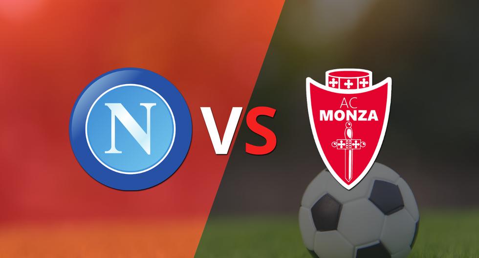 The first half ends with a 2-0 victory for Napoli vs Monza.