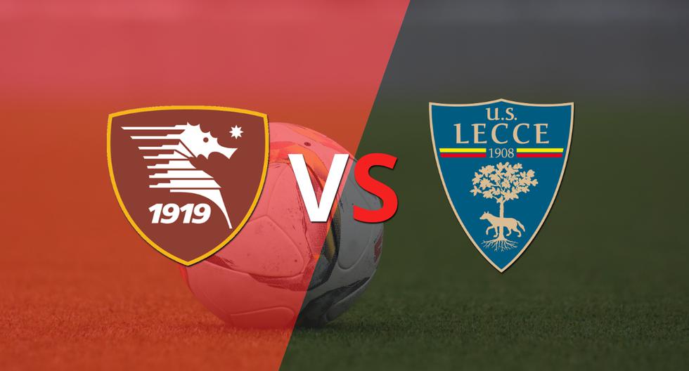 The game between Salernitana and Lecce begins at the Stadio Arechi.