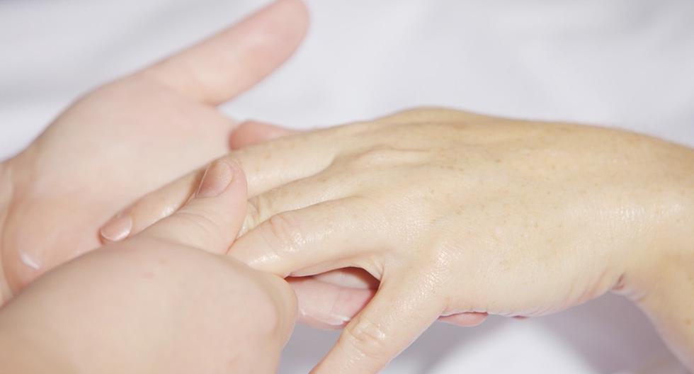 Mujer asegura que fue diagnosticada con cáncer tras hacerse la manicura: historia es viral