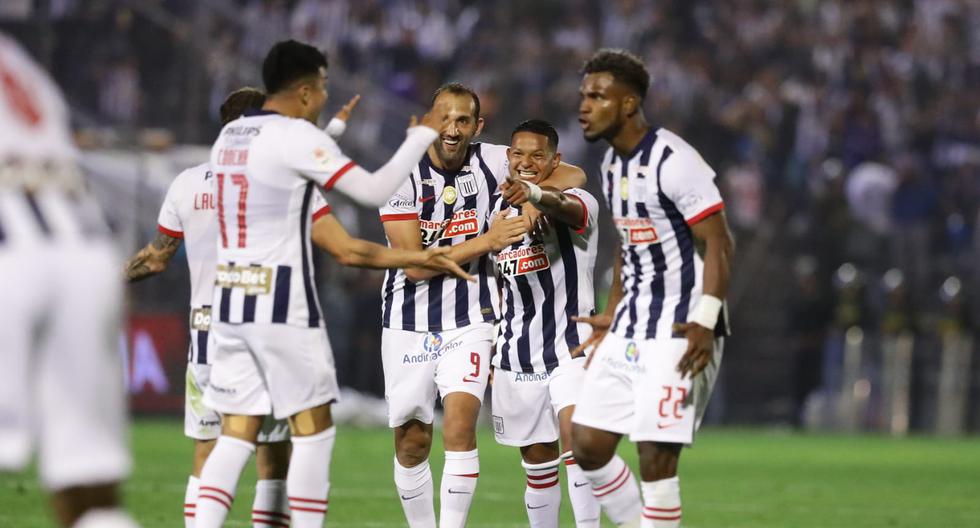 ¡Alegría total en La Victoria! Alianza Lima venció 2-0 a Melgar y es bicampeón del fútbol peruano