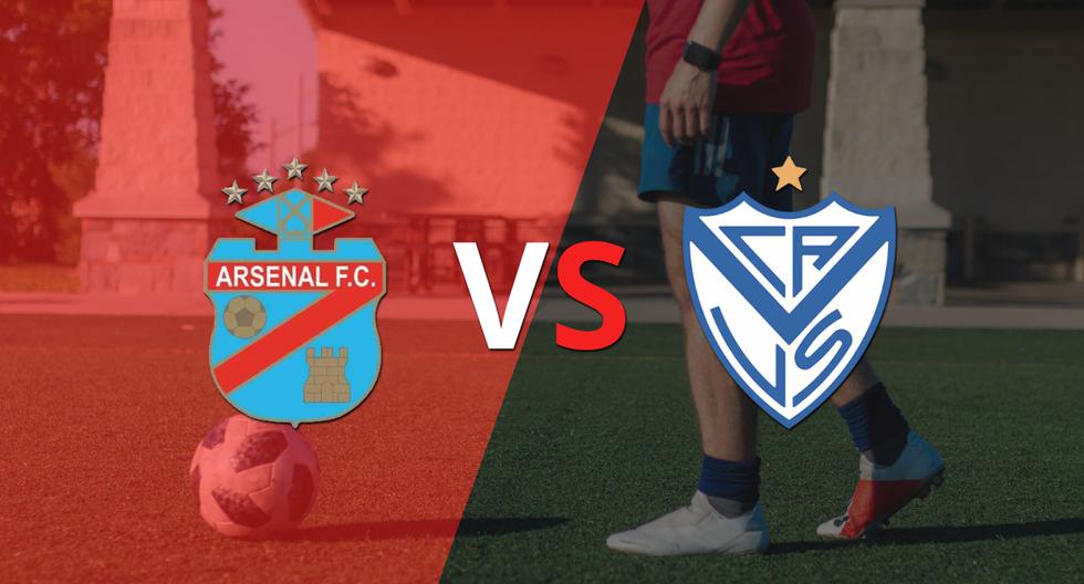 The ball is already rolling between Arsenal and Vélez at the Viaduct.