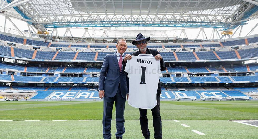 Visita de lujo: Tim Burton fue al Bernabéu y se llevó camiseta de Real Madrid