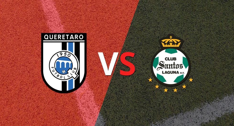 Initial whistle for the duel between Querétaro and Santos Laguna.