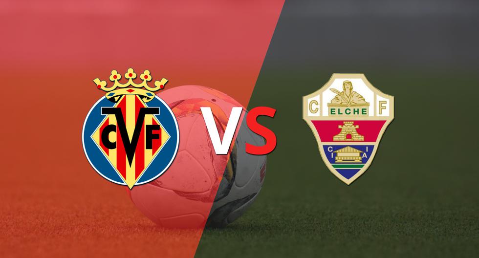 The match between Villarreal vs Elche starts.