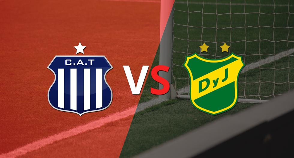 The match between Talleres and Defensa y Justicia begins at the Córdoba Olympic Stadium.