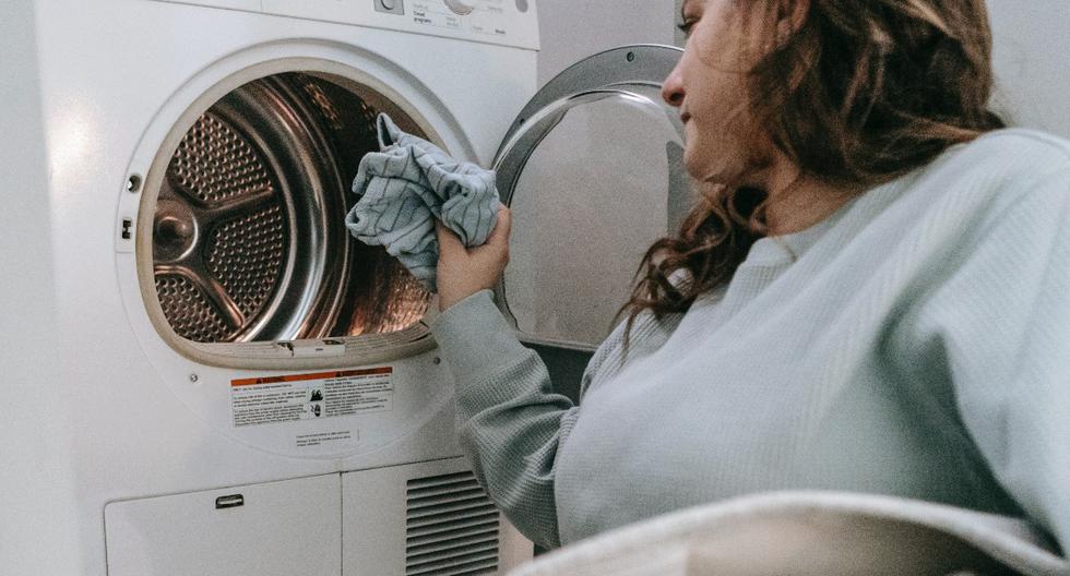 El truco de la lavadora con el que te evitarás planchar camisetas y camisas