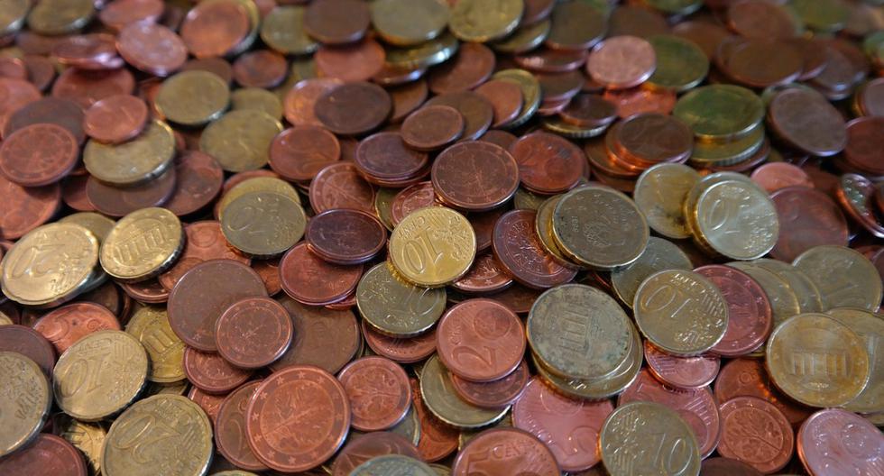 Llenó un bidón con monedas durante 4 años y sorprendió a todos al revelar cuánto ahorró