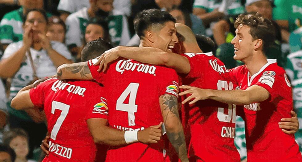 ‘Diablos’ hicieron arder el Corona: Toluca venció 2-1 a Santos y enfrentará al América en ‘semis’