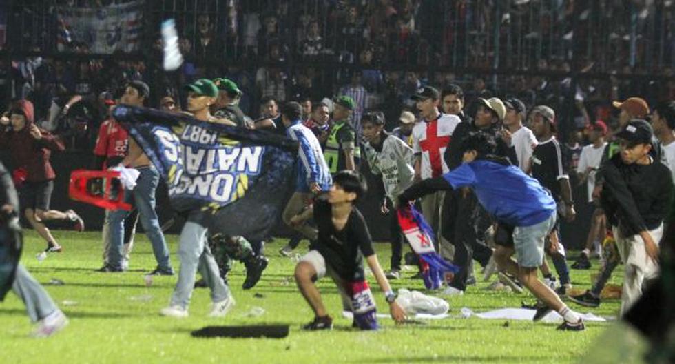 Culpan a la Policía: los primeros testimonios de la tragedia en estadio de fútbol de Indonesia
