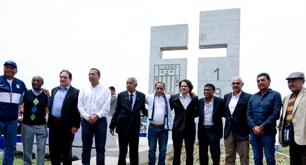 Alianza Lima inauguró el Parque de la Memoria en homenaje a los mártires del Fokker