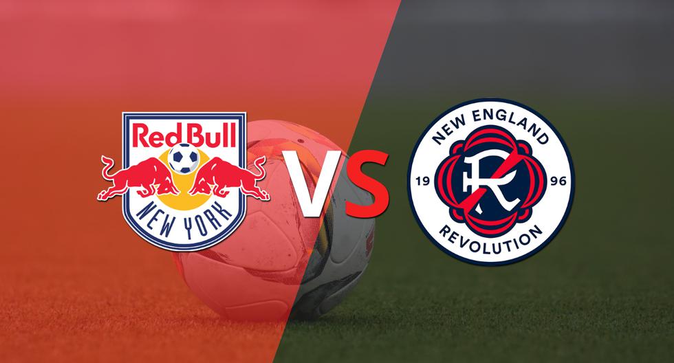 With two consecutive goals, New York Red Bulls defeat New England Revolution.