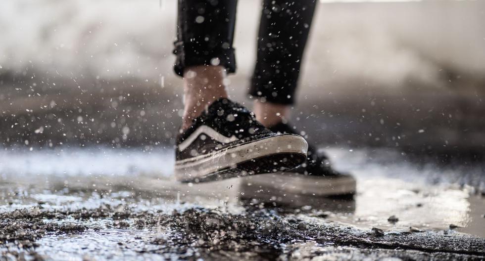 ¿Qué trucos son efectivos para que los zapatos no resbalen en la lluvia?