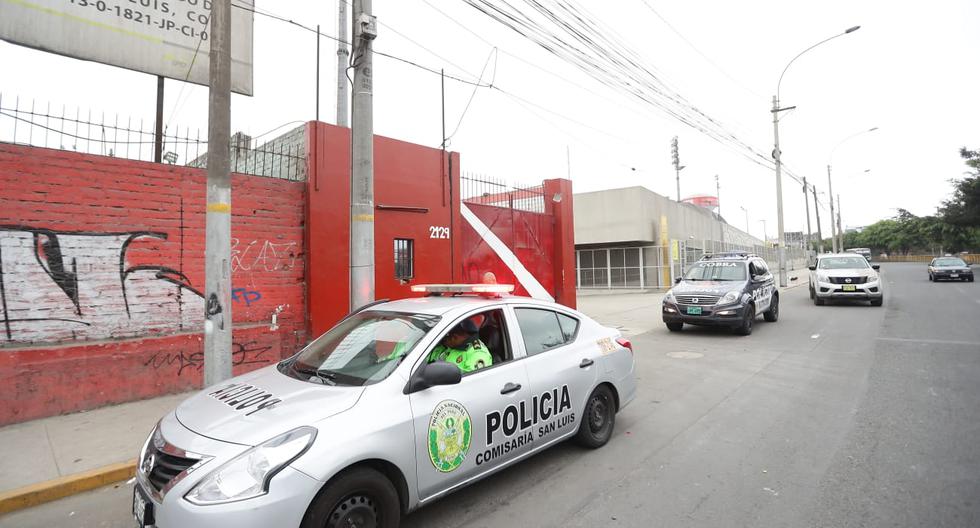 Barristas de Universitario irrumpieron en la Videna para rechazar la designación de árbitro Ordóñez
