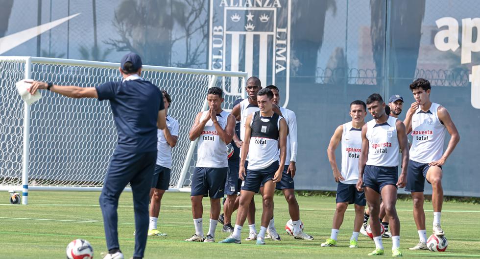 Pensando en Sporting Cristal: así fue la práctica de Alianza Lima en el EGB [FOTOS]
