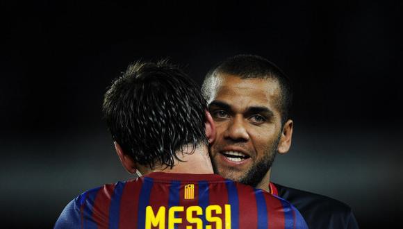 Dani Alves y Lionel Messi son dos de los jugadores con más títulos en la historia del fútbol. (Foto: Getty Images)