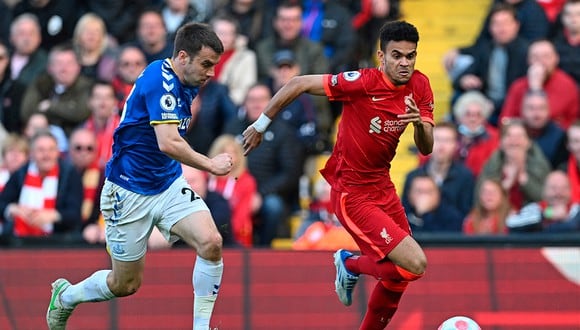 Liverpool y Everton se enfrentaron este domingo por la Premier League con la presencia del colombiano Luis Díaz.. (Foto: AFP)