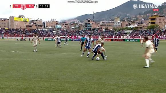 Mano de Yordi Vílchez en partido entre Alianza Lima y UTC. (Video: Liga 1 MAX)