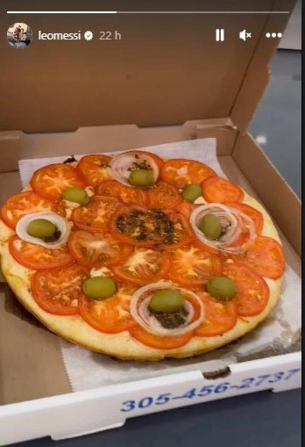 The photo of the pizza that Messi had uploaded to Instagram.