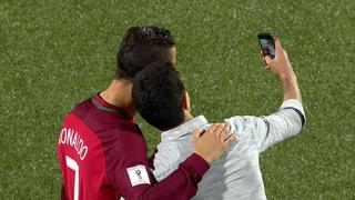 Hincha de Cristiano Ronaldo bajó de tribuna para tomarse un selfie