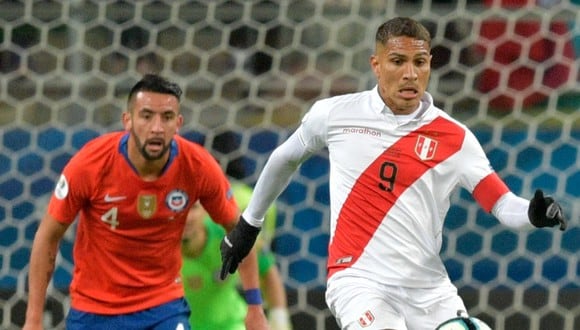 Perú y Chile volverán a enfrentarse este jueves por las Eliminatorias. Aquí un análisis de este encuentro, por la prensa chilena. (Foto: Raúl Arboleda/AFP)